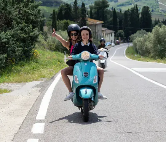 Girls on vespa  Town of Italy Vespa Tour
